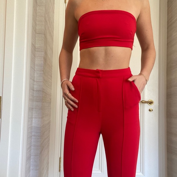 Two piece set - Picture 2 of 2